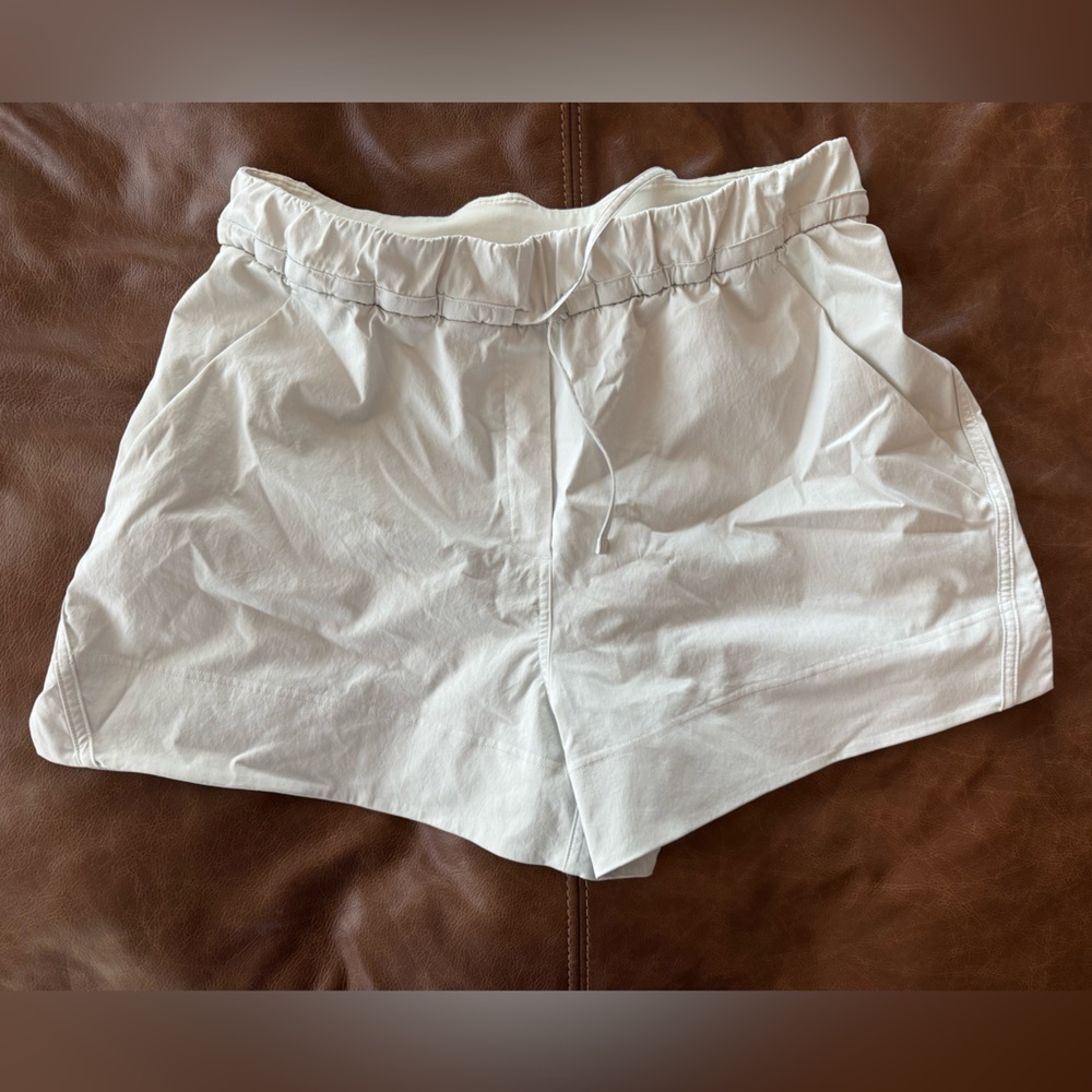Lululemon cinchable waist high-rise woven shorts